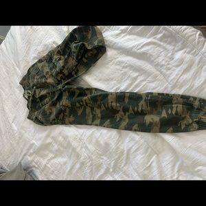 High waisted camo joggers